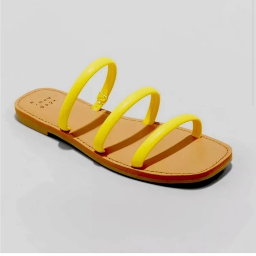 A New Day Yellow Triple Strap Slide Sandals Women’s Size 9 NWT